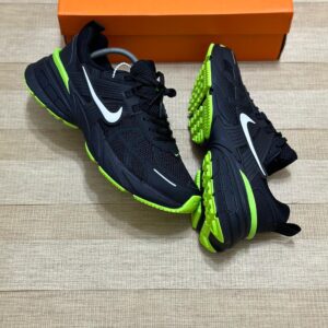 Nike (black)